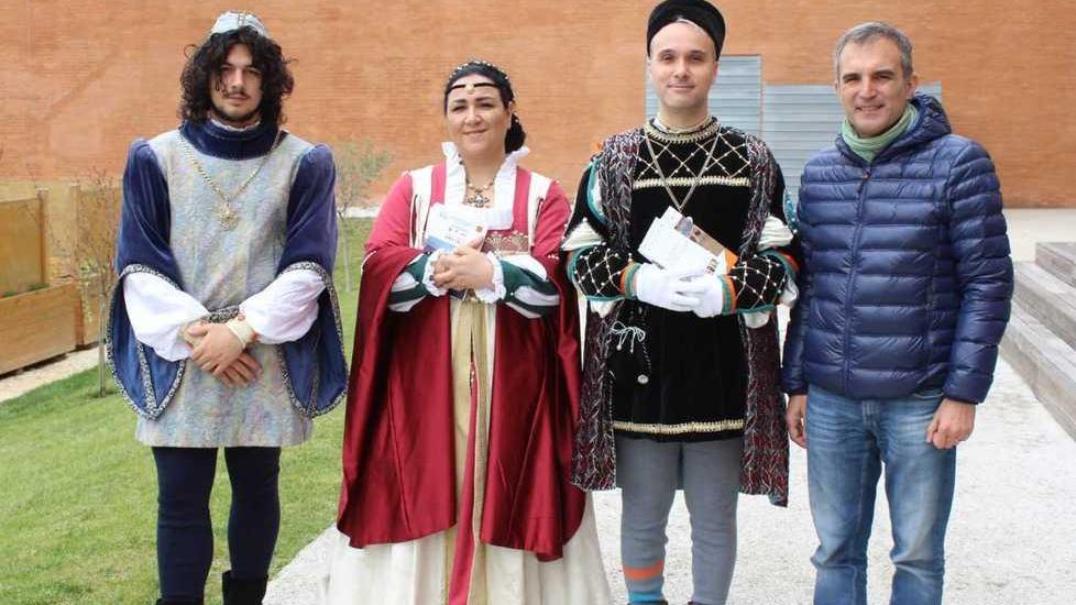 Modonesi con i contradaioli