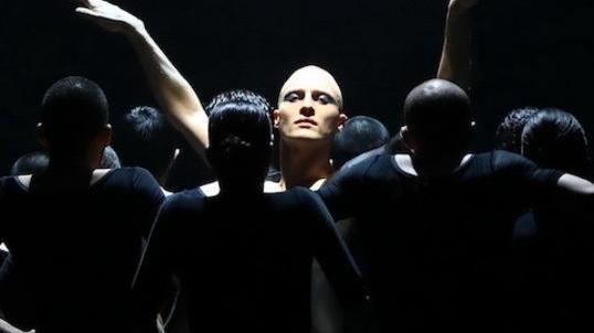 Il linguaggio “Gaga” sul palco con la Batsheva Dance Company