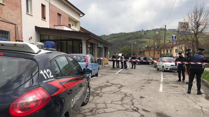 Omicidio a Scandiano, entra in un bar e spara uccidendo un cliente: preso l'assassino