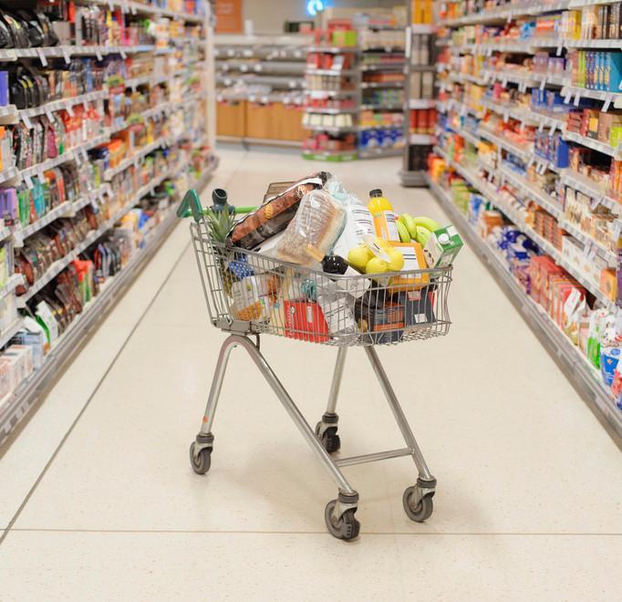 Una Pasquetta al... supermarket: chiusi solo Coop e Conad, è polemica a Modena