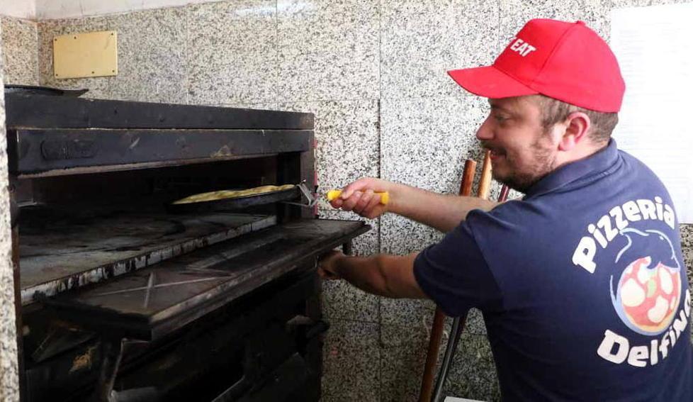 Ecco a voi la VII Luglio Il Delfino la pizza la dedica alle donne di Carrara