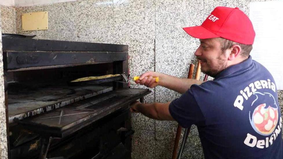 Ecco a voi la VII Luglio Il Delfino la pizza la dedica alle donne di Carrara