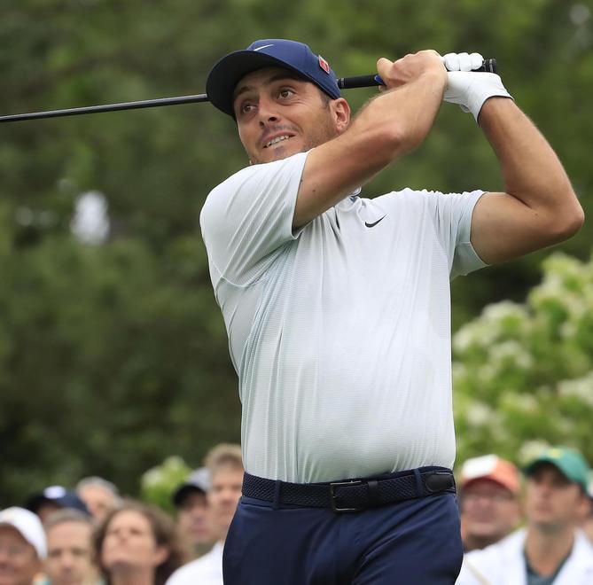 Golf: Molinari sogna, Tiger vince