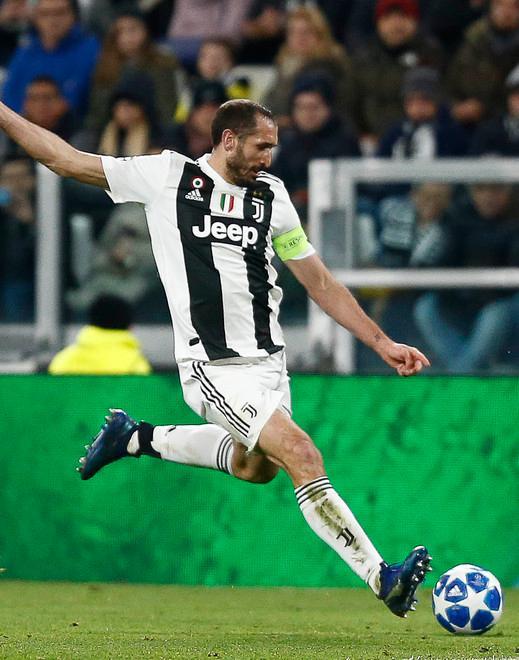Stop Perin, Chiellini resta in forse ma Allegri recupera Emre Can 