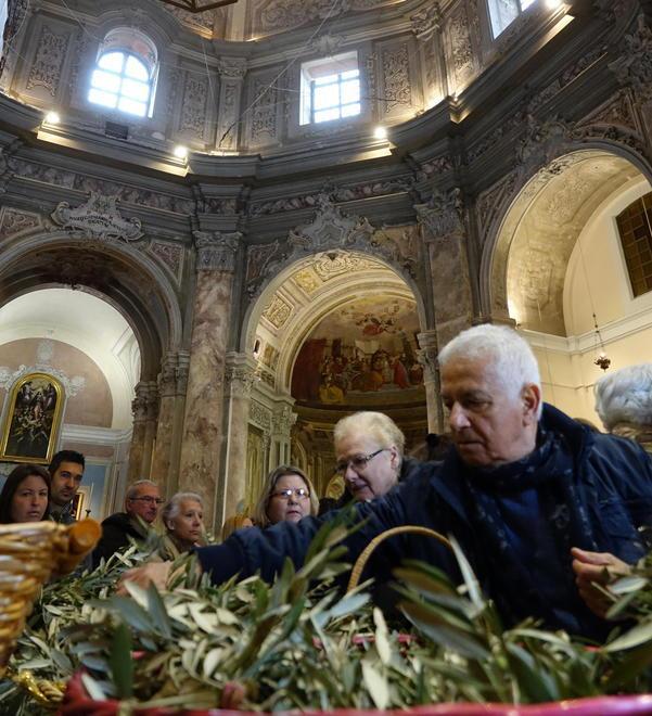 Riapre S. Caterina e il parroco si scaglia contro la burocrazia 