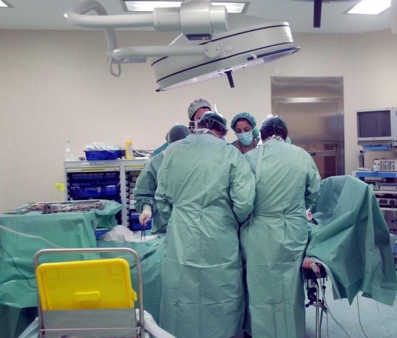 L’Asl propone interventi in clinica privata ma su mille telefonate accettano solo in 83 