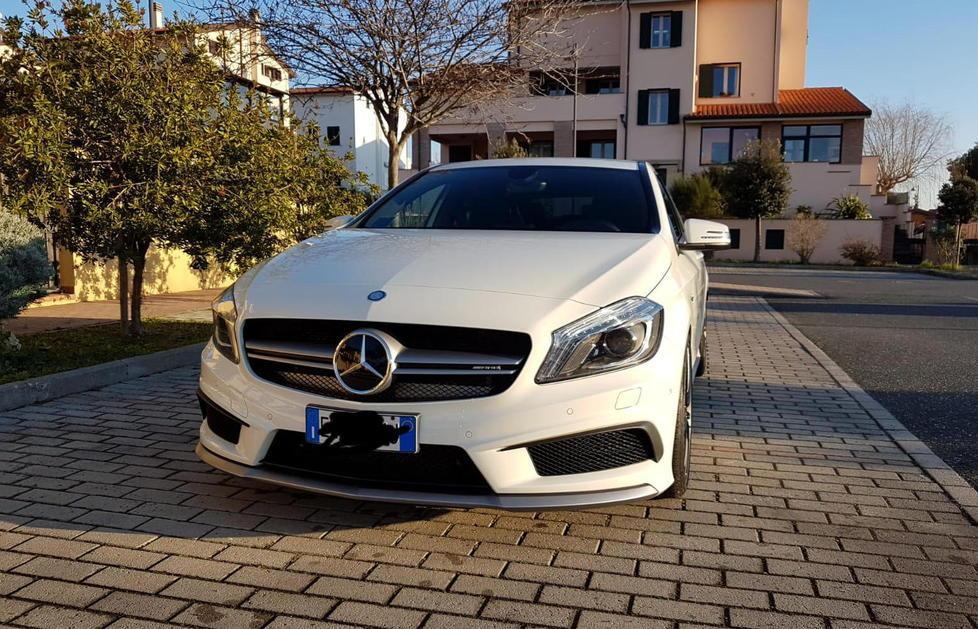 Mette in vendita l’auto la rubano durante la prova 