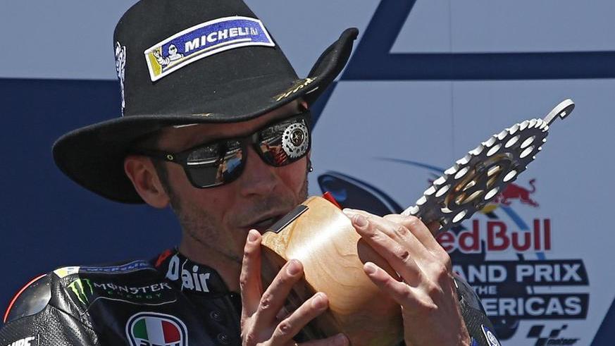 Harakiri Marquez, vince Rins Valentino Rossi è secondo