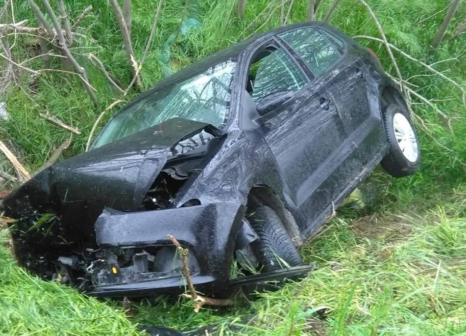 Trovato agonizzante in auto dopo l’incidente nella notte 