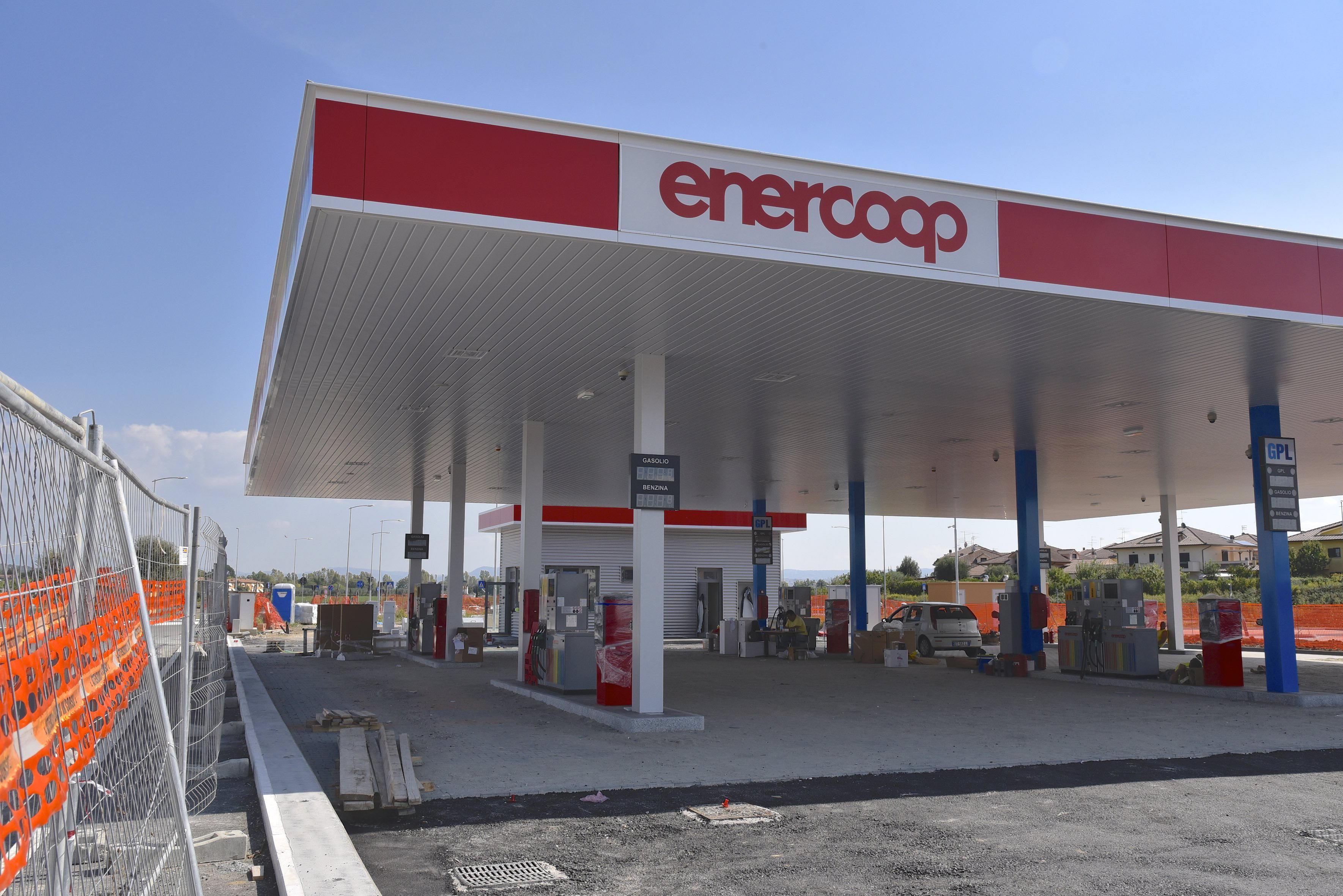 In arrivo distributore low cost alla Coop, benzinai in rivolta: «Causerà solo danni» 