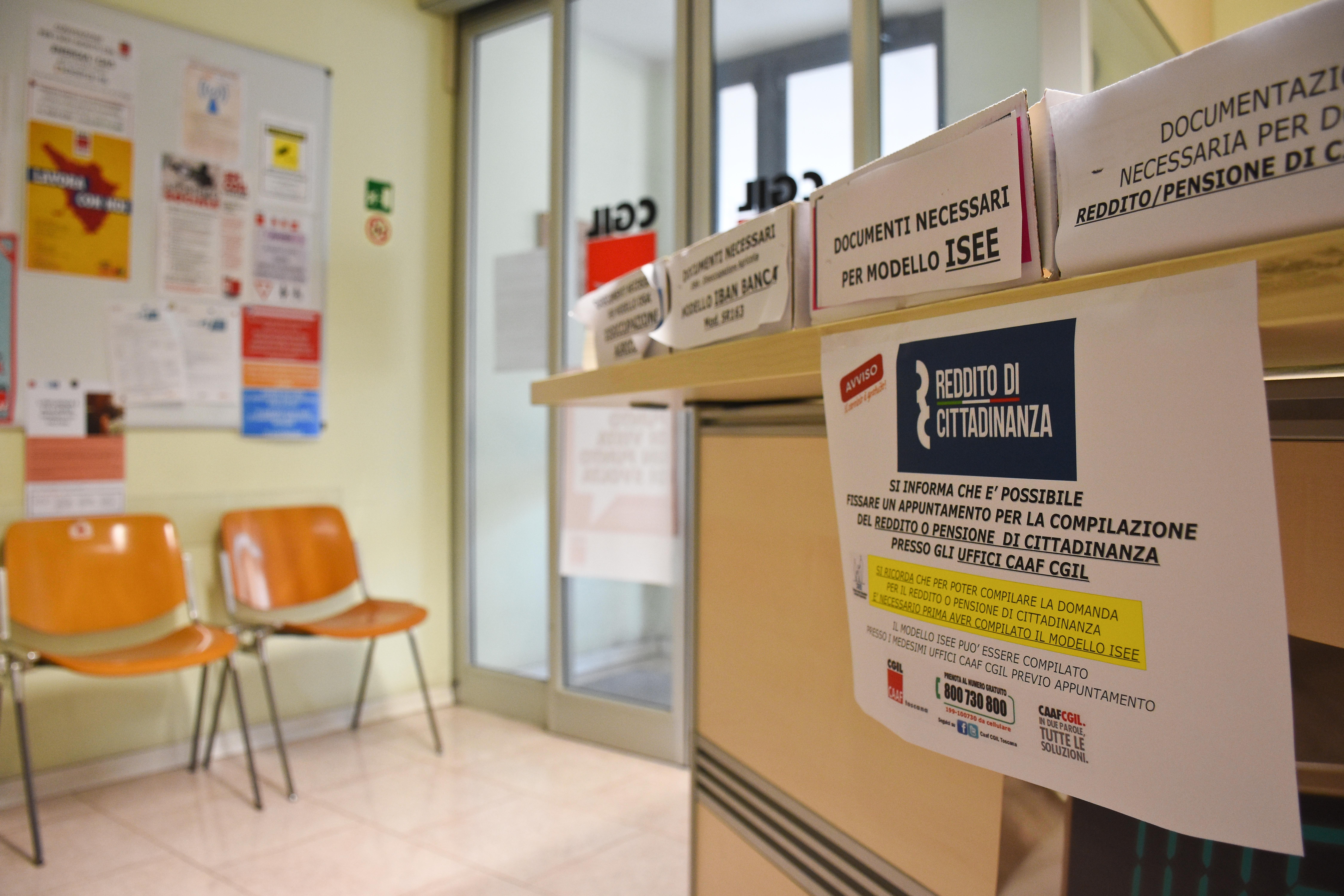 Reddito di cittadinanza, arrivano i soldi: accolto il 75 per cento delle domande 