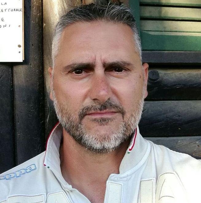 Agente della municipale ferito dopo l’arresto di un venditore abusivo