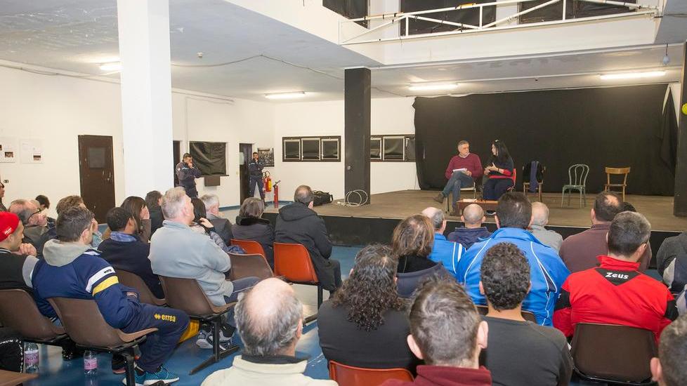 Rocco Schiavone entra al carcere di Sant’Anna Ed è un grande successo
