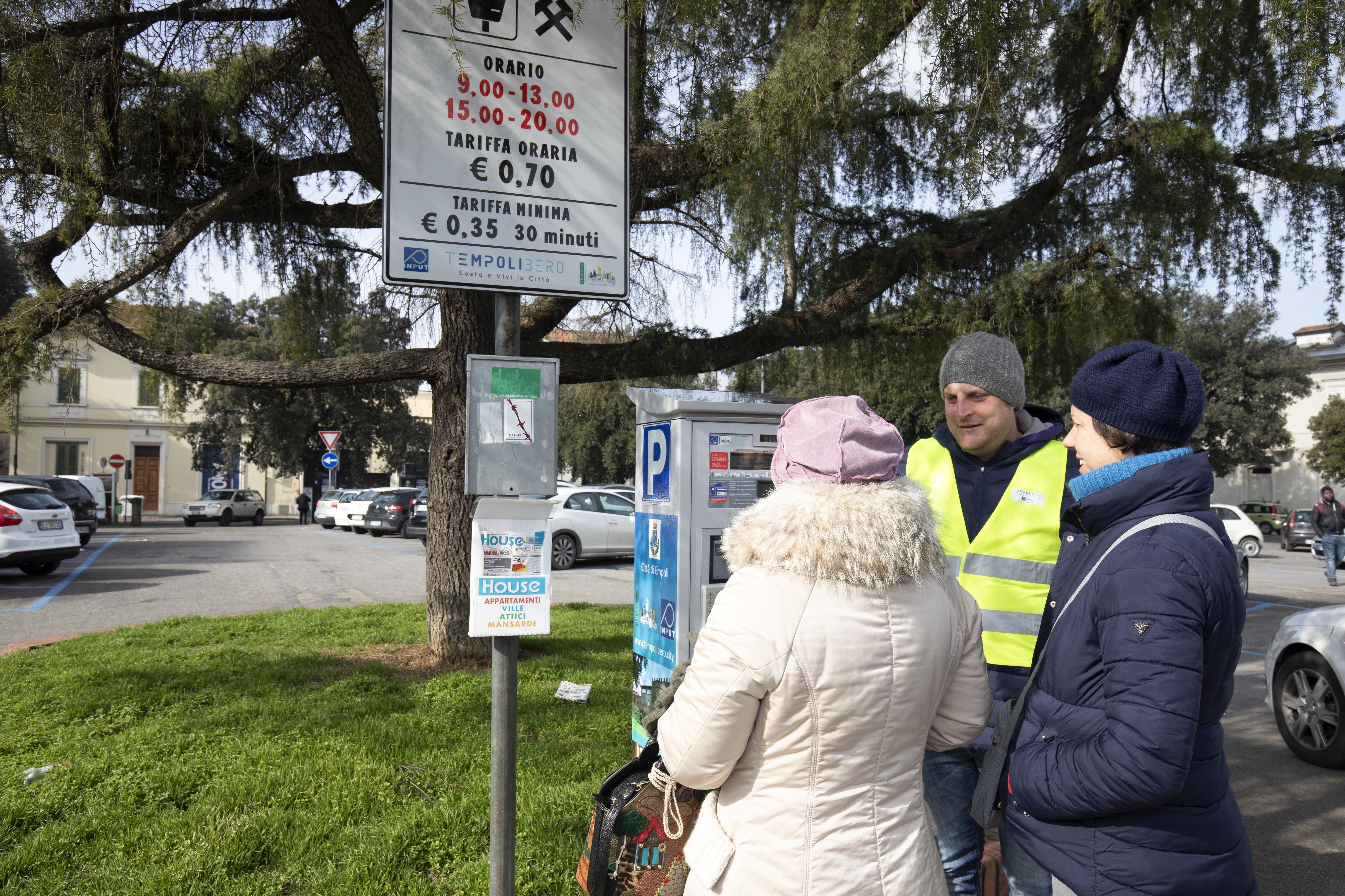 Divieti di sosta: a Empoli 60 multe al giorno. A marzo incassati 88mila euro 
