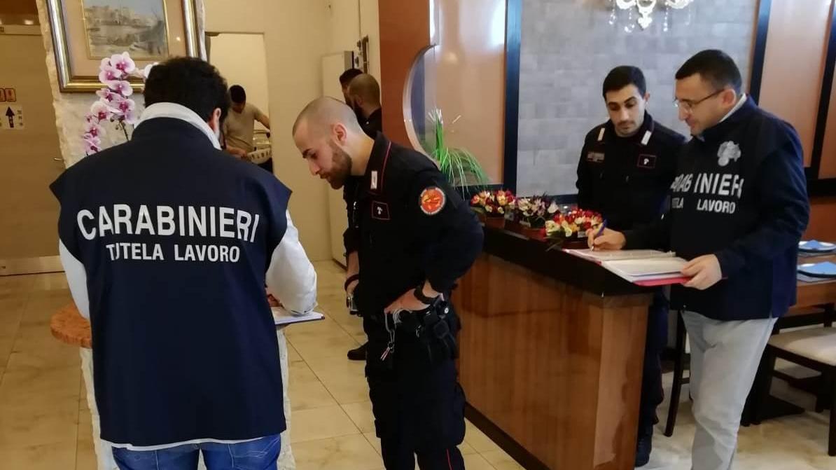 I controlli dei carabinieri dell'ispettorato del lavoro in una delle ditte di trasporto