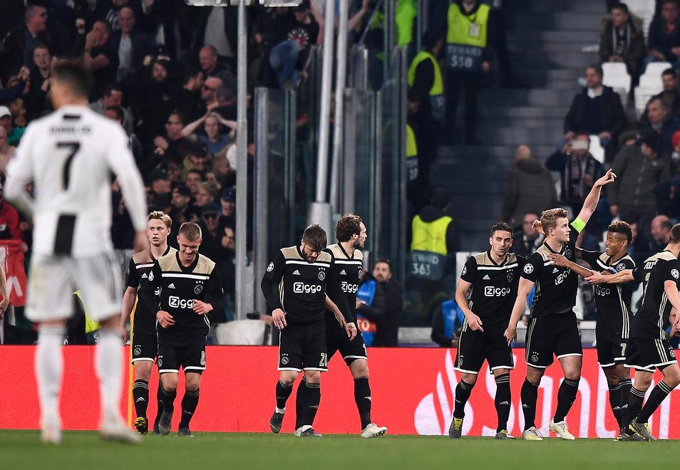 Rivoluzione Ajax, re CR7 abbandona il palazzo 