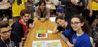Gli studenti delle Mazzini campioni di geografia ecco tutti i protagonisti 