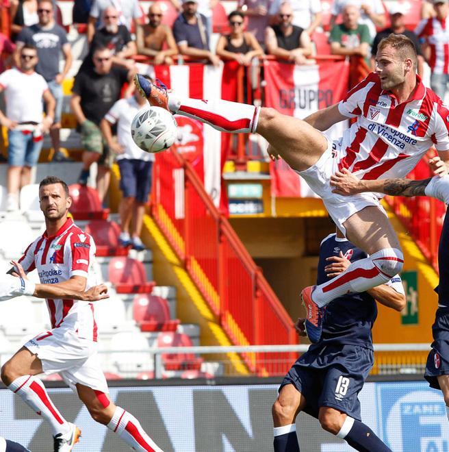 Il record della giornata è al Menti di Vicenza: 9.143 In 200 per Albissola-Siena