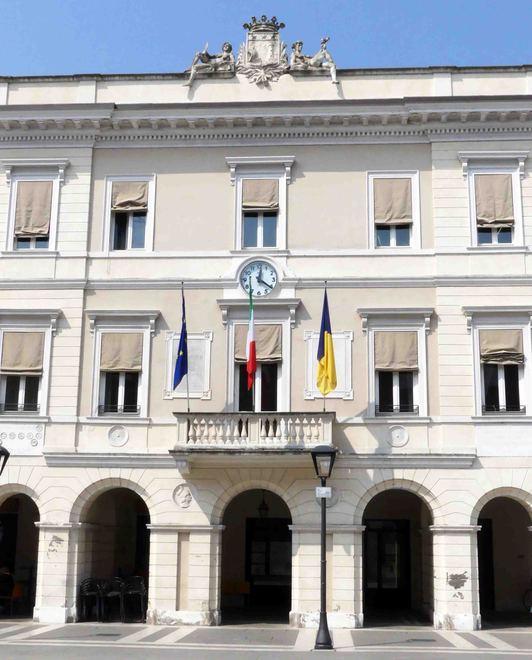 Assenteismo in Comune La dipendente sarà processata 