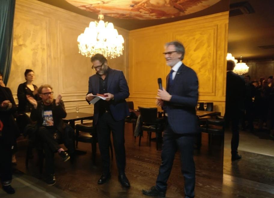 «Il marmo è wonderful» Koons star al party a Nca 