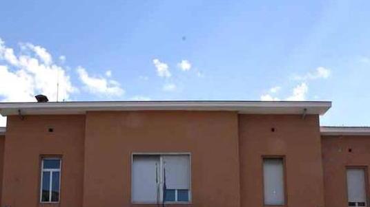 Detenuto minaccia l’infermiera: “Razzista, ti taglio la gola”