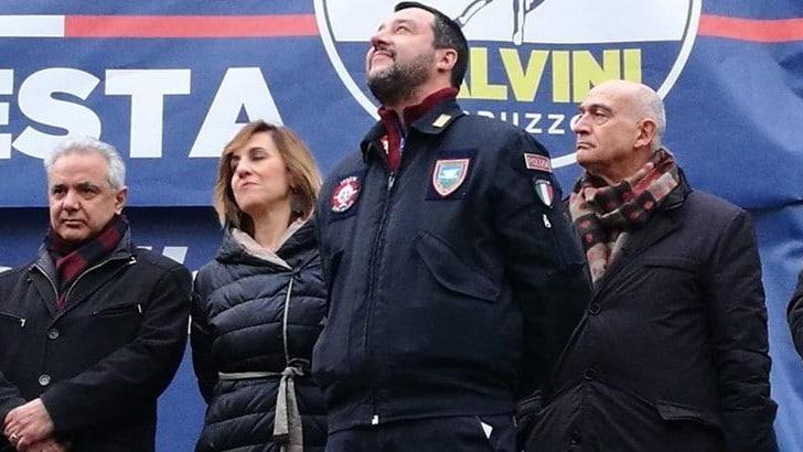 Salvini veste divise a marchio toscano (fatte in Romania): "Basta, cambiamo le gare"