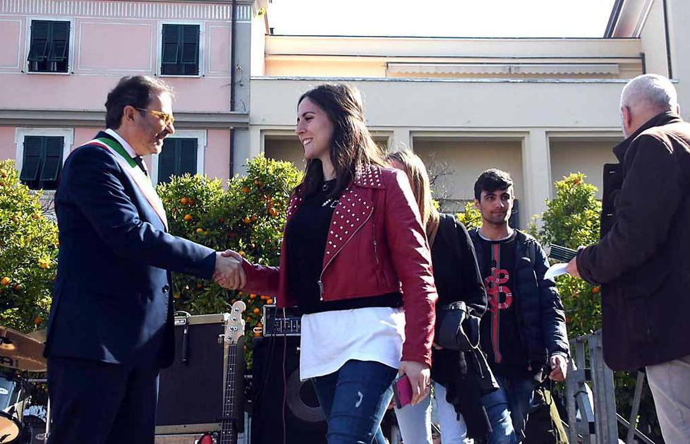 La Costituzione è rock 800 copie della Carta consegnate ai 18enni 