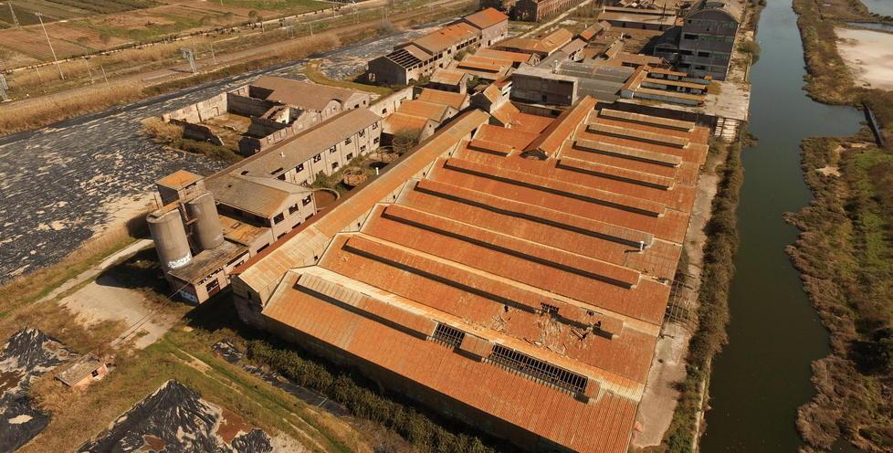 Droni sopra i tetti della Sitoco Parte la rimozione dell’amianto 