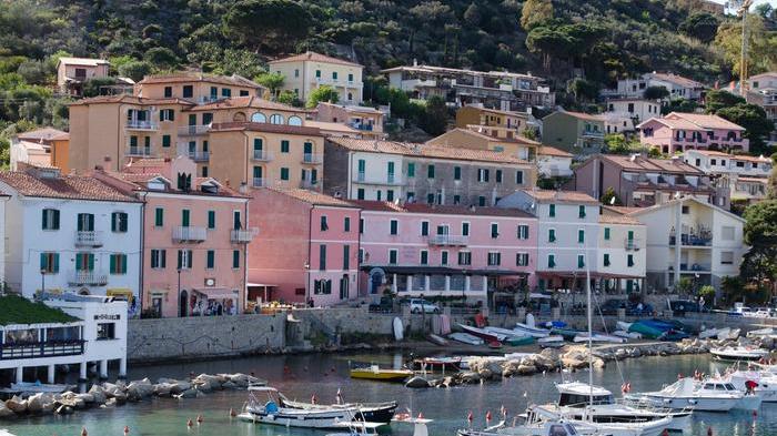 Un’altra estate con i borghi superstar L’isola del Giglio sarà la prima tappa