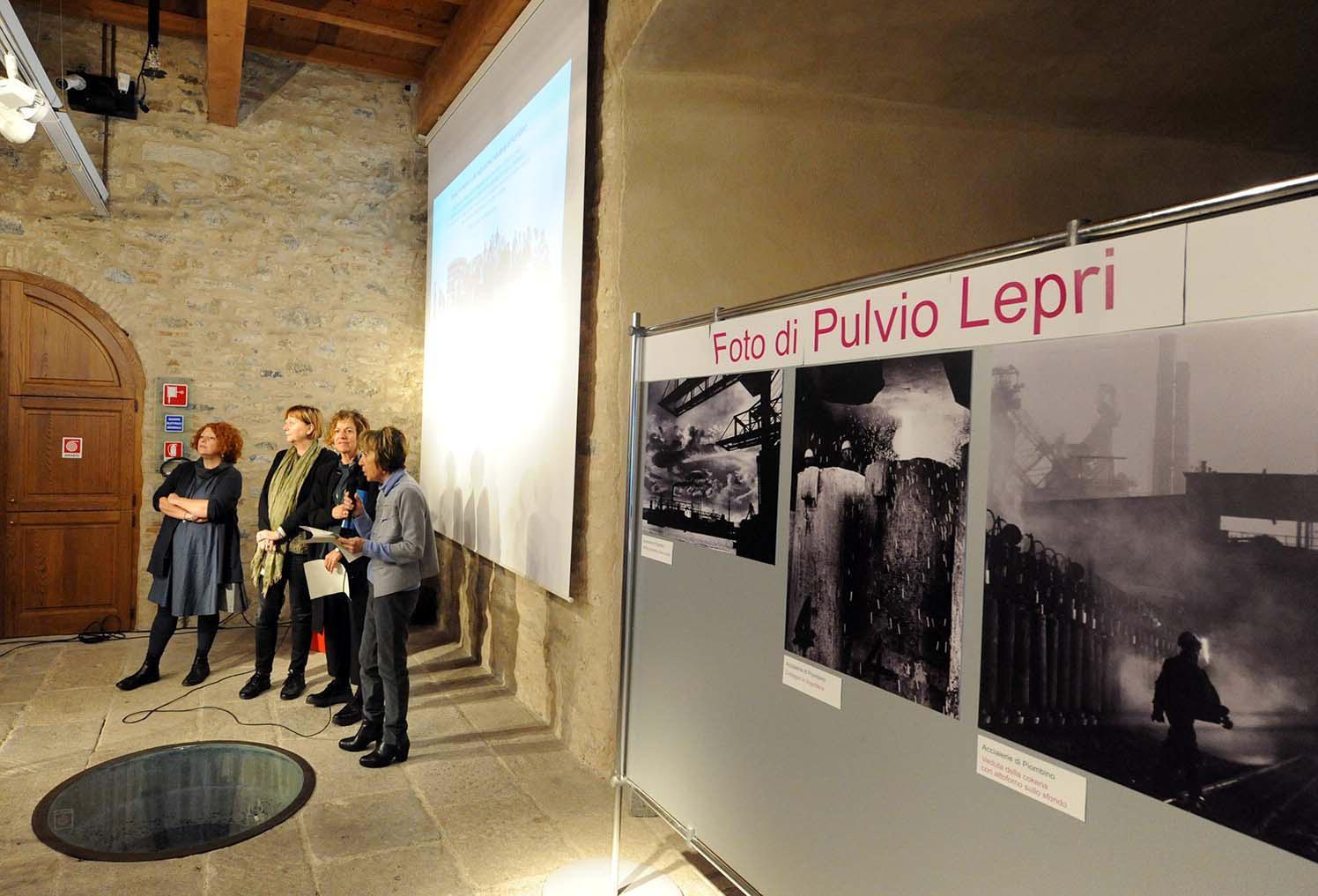 Appuntamento conclusivo della mostra di fotografia (non solo) industriale  "Faccia a Faccia" al Castello (foto Paolo Barlettani)