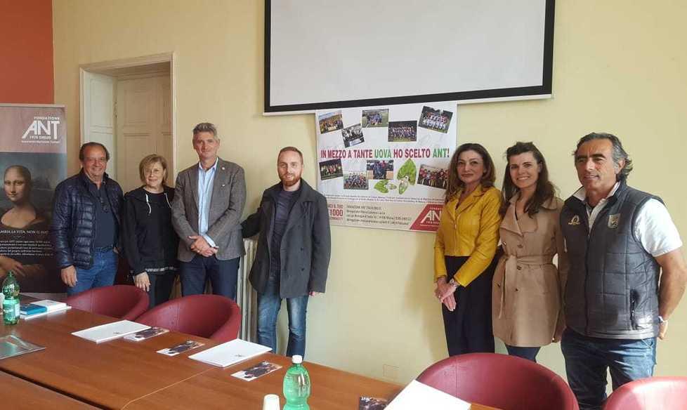 Prevenzione oncologica Scuole e società di calcio comprano 1900 uova Ant 