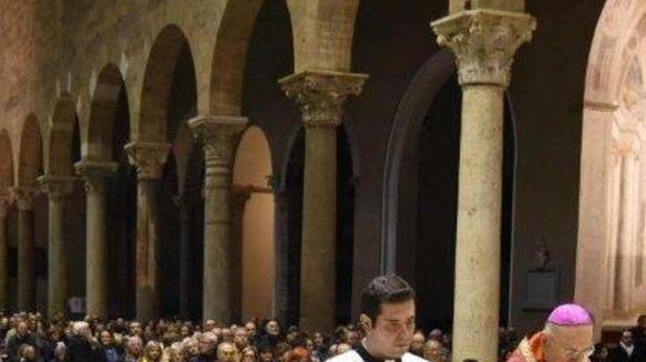 Lodi e recite mattutine Alle 20,30 la processione