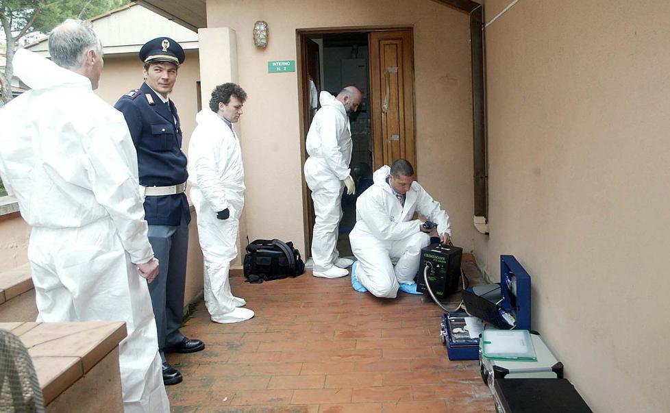 Prostituta uccisa a coltellate Un lucchese fra i 10 indagati 