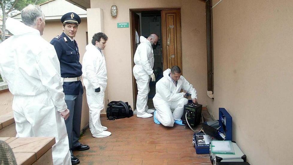 Prostituta uccisa a coltellate Un lucchese fra i 10 indagati