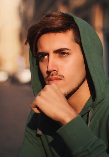 Andrea Riccio lancia il singolo “Rubacuori” da oggi on line