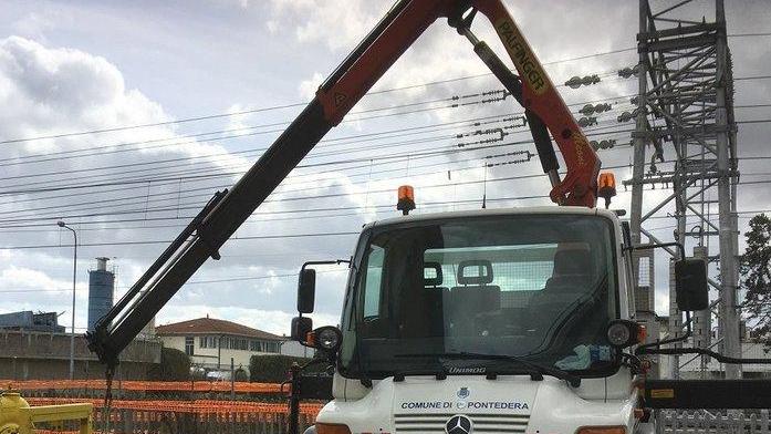 Il Comune smentisce i 5 Stelle «L’Unimog? Nel nostro garage»
