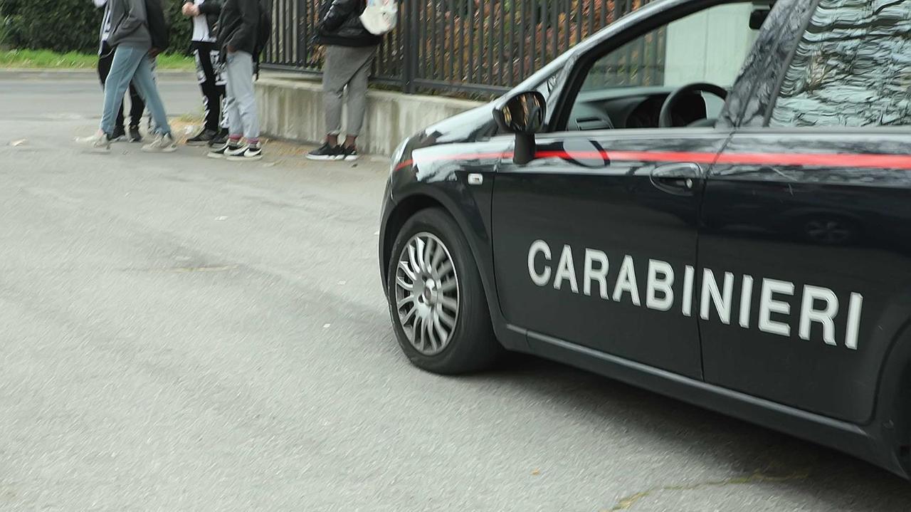 Baby vandali devastano per mesi un'azienda dismessa, otto denunciati