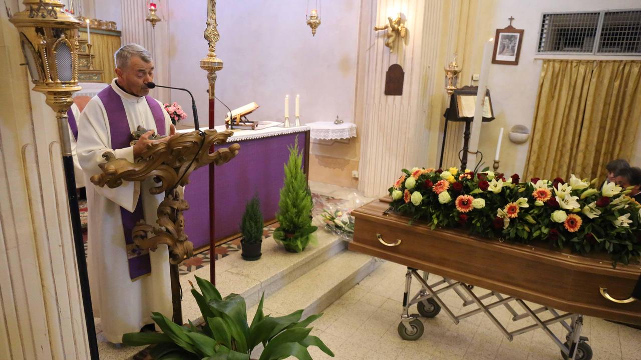 Commozione e lacrime all'addio a Giorgio Campani