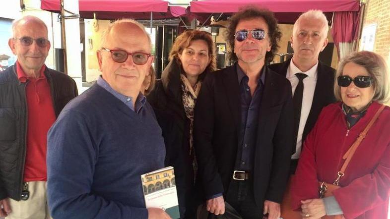 Commercianti e residenti delle Vettovaglie con l’assessore Pesciatini