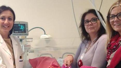 Un corredino fatto a maglia per i bambini prematuri