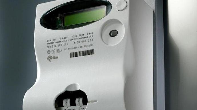 Furti di energia elettrica Sono decine le denunce presentate ogni mese