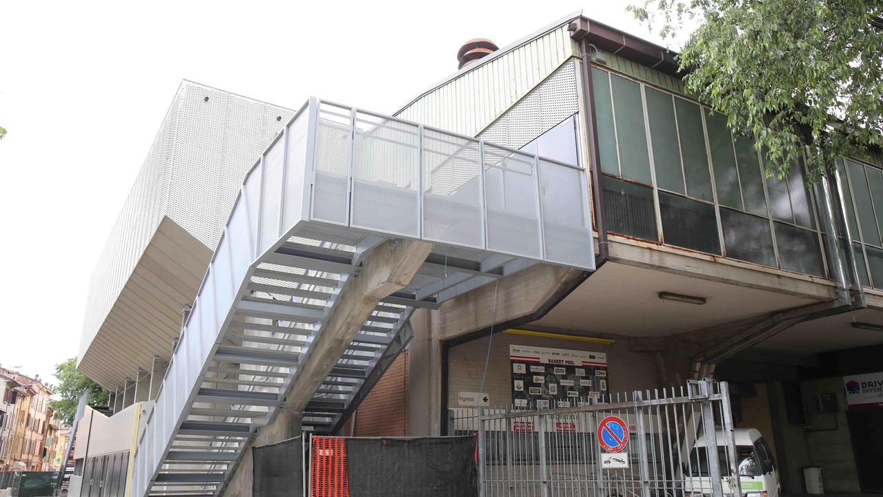 Reggio Emilia, sul tetto del Palasport crescerà il muschio anti smog