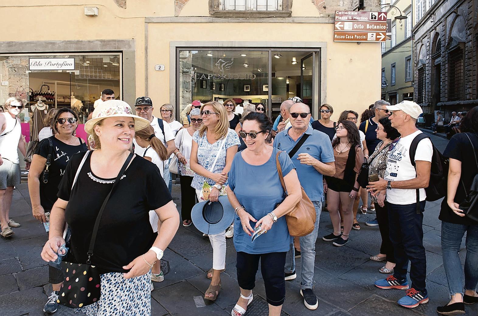 Turisti a Lucca