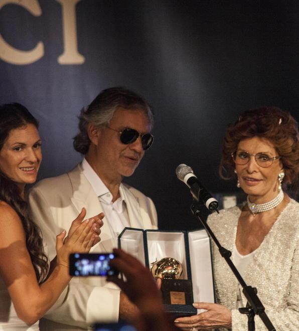 Parata di star a Forte dei Marmi per la Celebrity Fight Night 