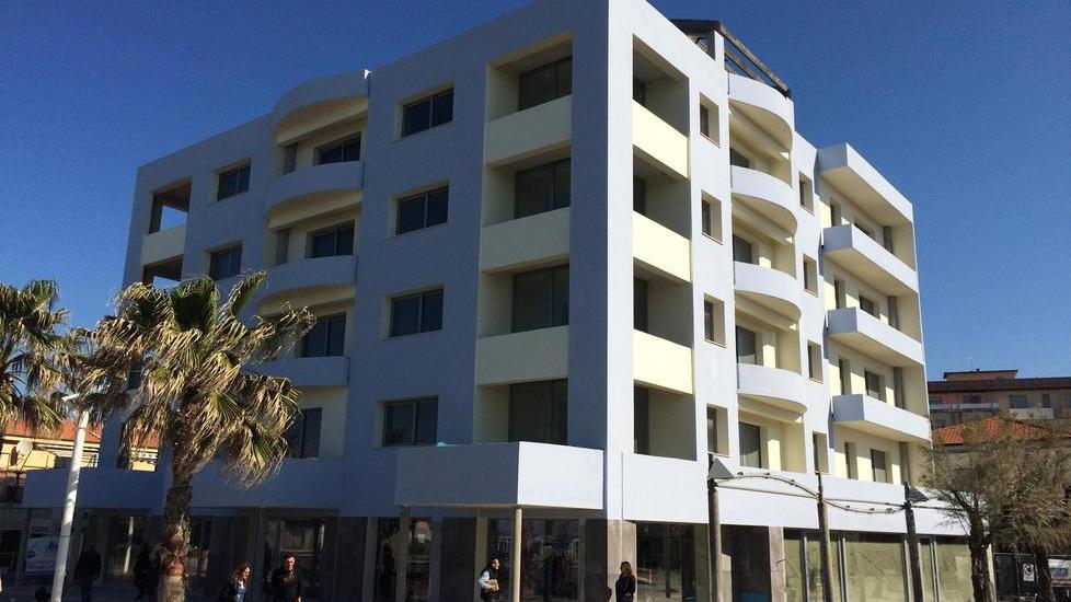 Ex hotel Lido inaugurato il primo fondo commerciale
