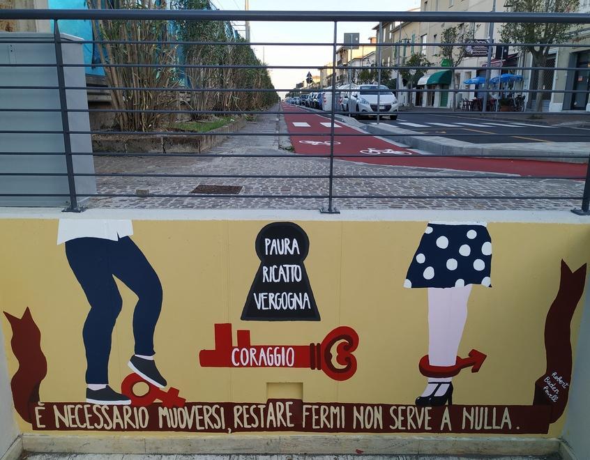 Dalle giovani scout un murale colorato contro la violenza sulle donne 