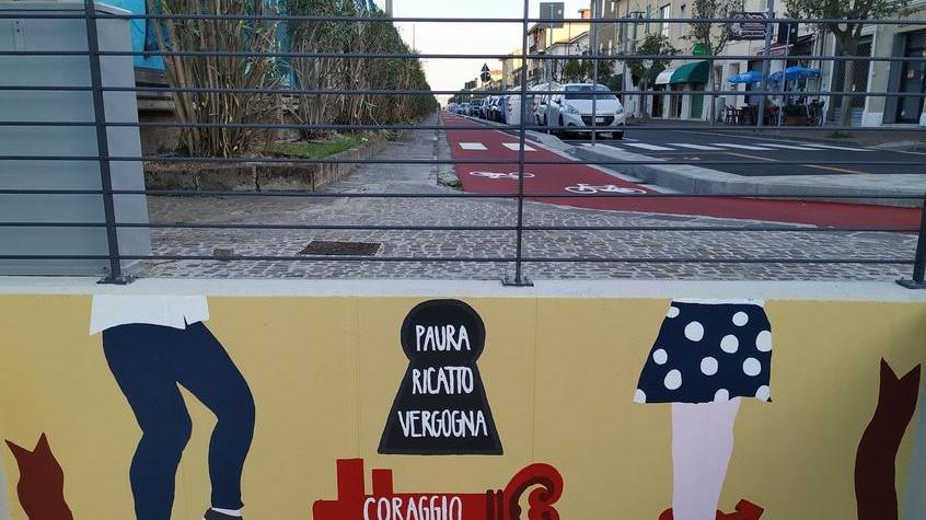 Dalle giovani scout un murale colorato contro la violenza sulle donne