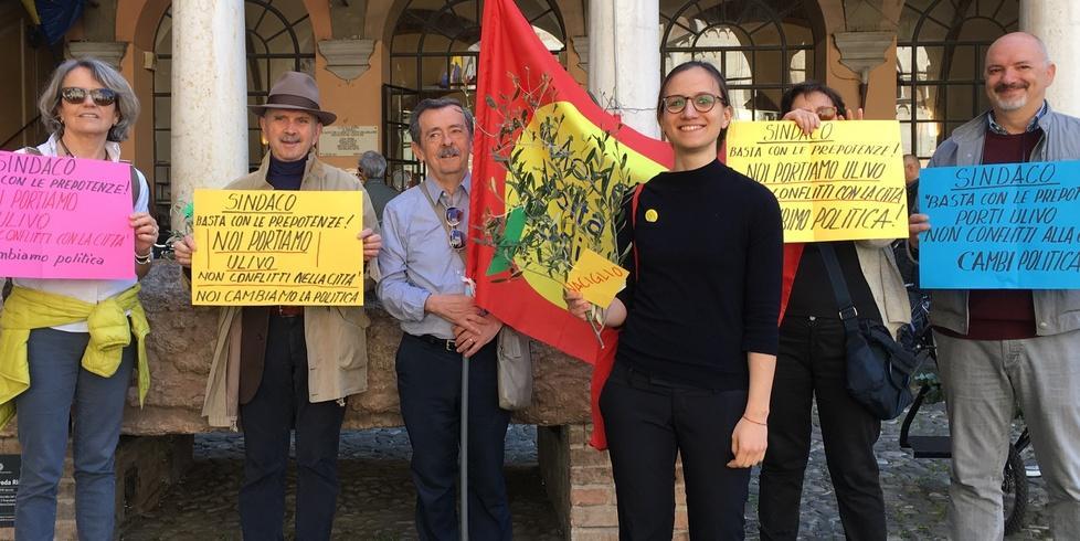 Coriani in piazza con l’Ulivo
