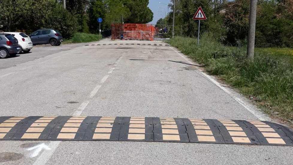 «Lavori sospesi al pontino»