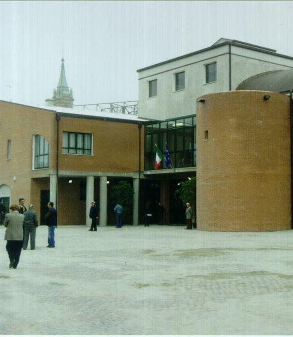 Cambia la viabilità Ingresso più sicuro alle scuole medie 